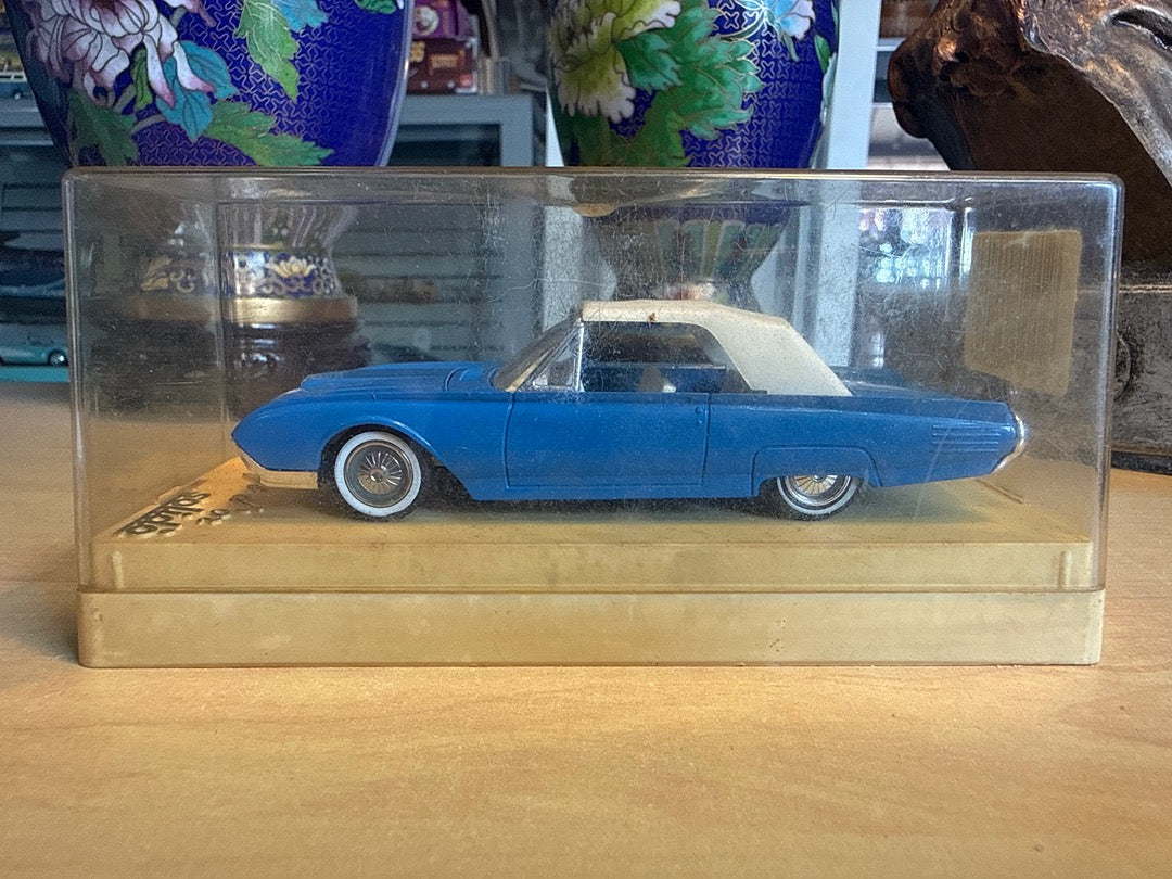 Voiture miniature – Solido Ford T-bird 1961 – Jouet – Bleu blanc avec boite vitrine