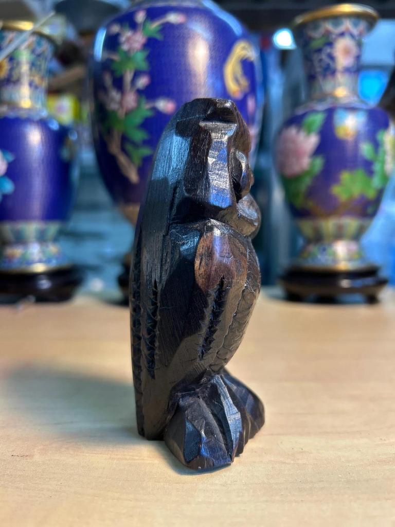Statuette sculpté Chouette / Hibou en bois Foncé style forêt noire