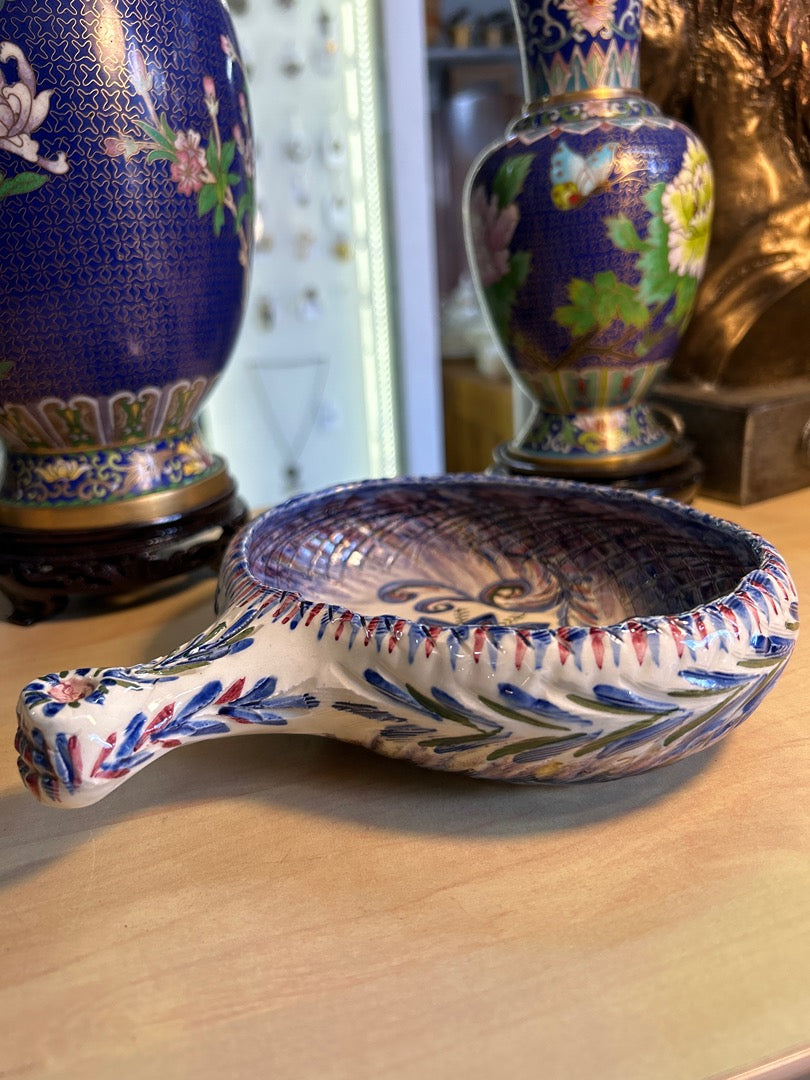 Plat À Oreille – Leray – Céramique – Motif Floral Bleu Et Violet