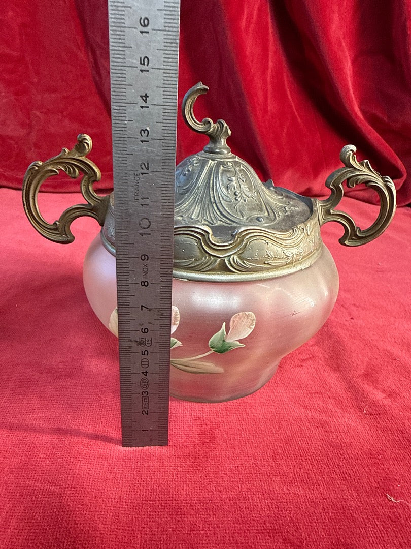 Bonbonnière art nouveau verre givré et métal