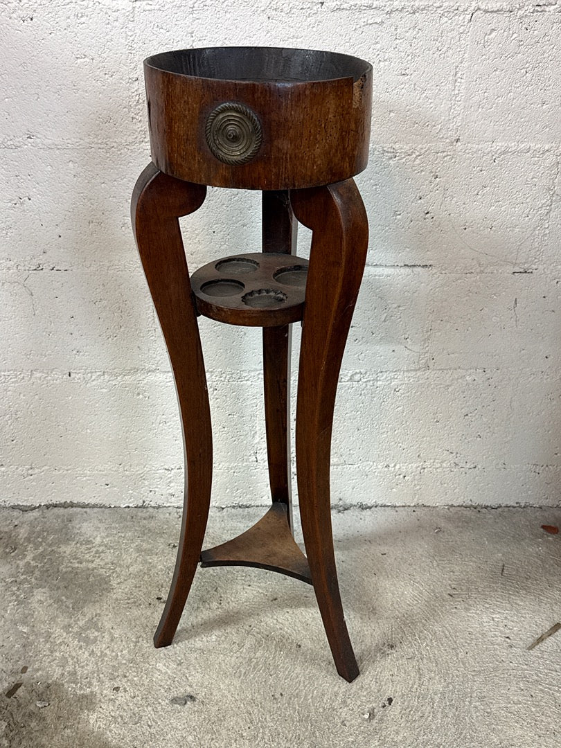 Ancienne sellette ou meuble de toilette tripode vintage en bois sculpté