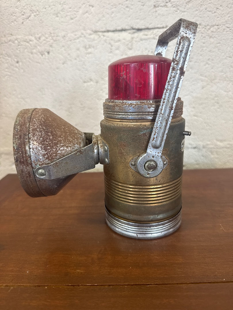 Lampe torche vintage – Métal et Dôme en plastique rouge