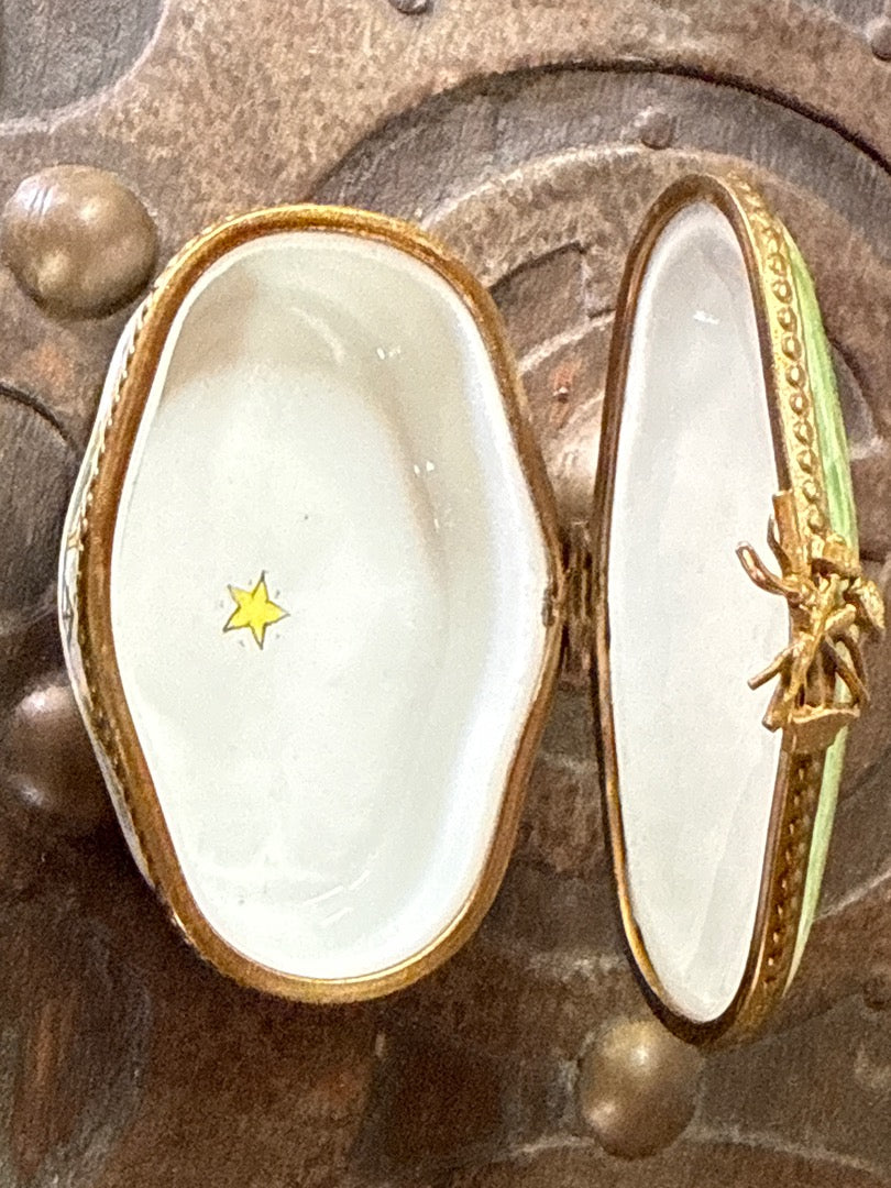 Boîte en porcelaine – Limoges – Ornement – Symboles maçonniques