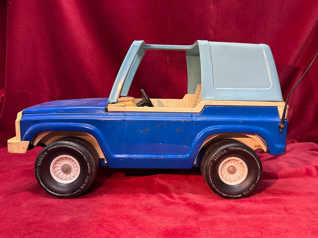 Camion jouet vintage tout terrain Tonka Ford Bronco 835 Tr vintage