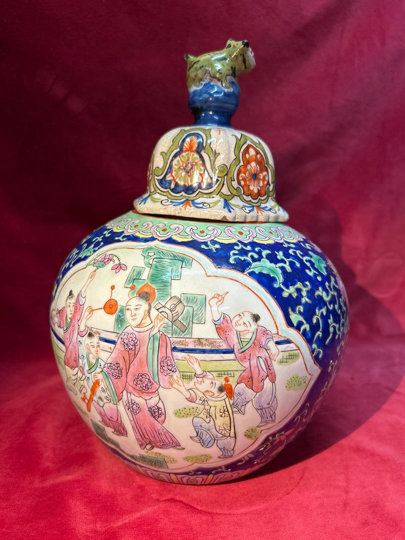 Pot couvert a gingembre décor personnages