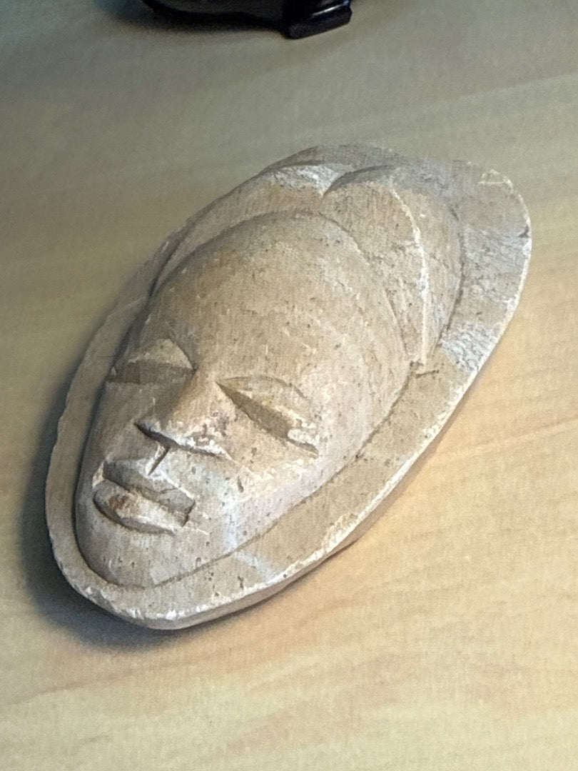 Masque sculpté – Art Africain – Décoration – Pierre naturelle