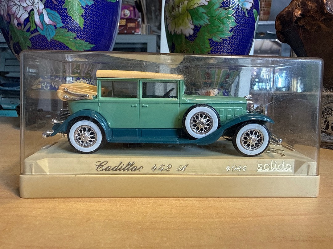 Voiture miniature – Solido Cadillac – Jouet – Vert