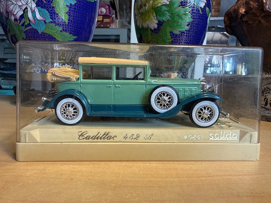 Voiture miniature – Solido Cadillac – Jouet – Vert