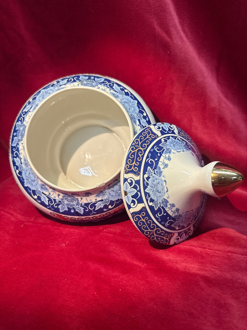 Bonbonnière en porcelaine motifs paons Japodel 120