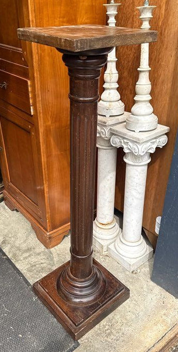 Sellette – Colonne en bois – Mobilier – Style vintage fluté