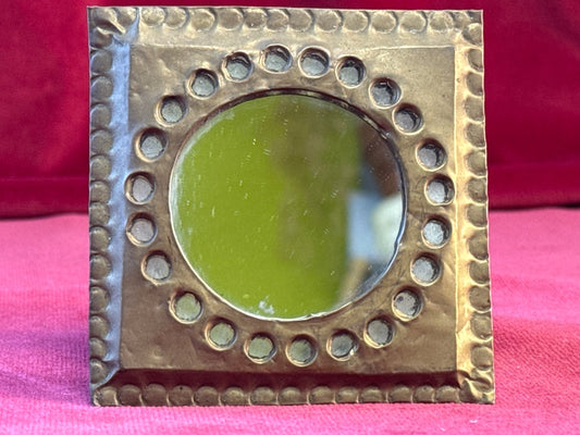 Petit miroir mural carré en métal doré, décor de cercles, 8 cm