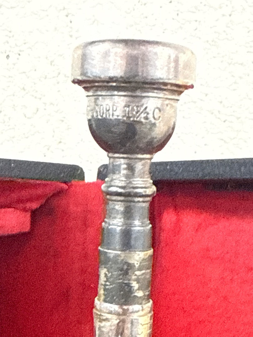 Trompette Couesnon – Ancien modèle argenté avec étui