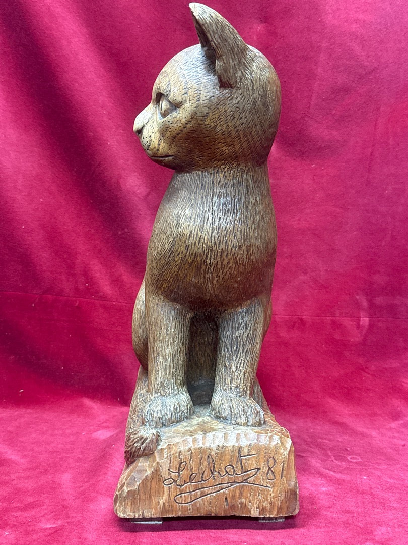 Statue chat en bois sculpté vintage signé Lechat