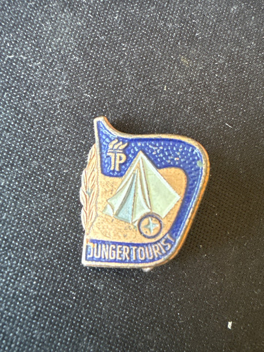 Insigne pin's – Jp Junger Tourist – Souvenirs – Émaillé bleu doré