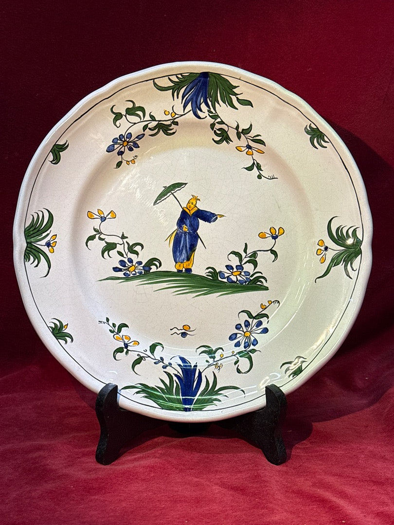 Assiette en céramique décor Moustiers Chinois Puy du Fou
