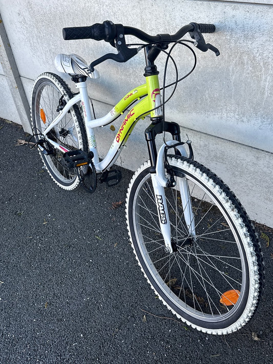 Velo tout terrain fille Dynamic blanc vert