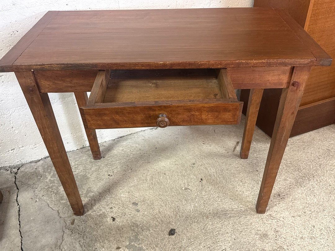 Petite table en bois – Bureau vintage avec tiroir