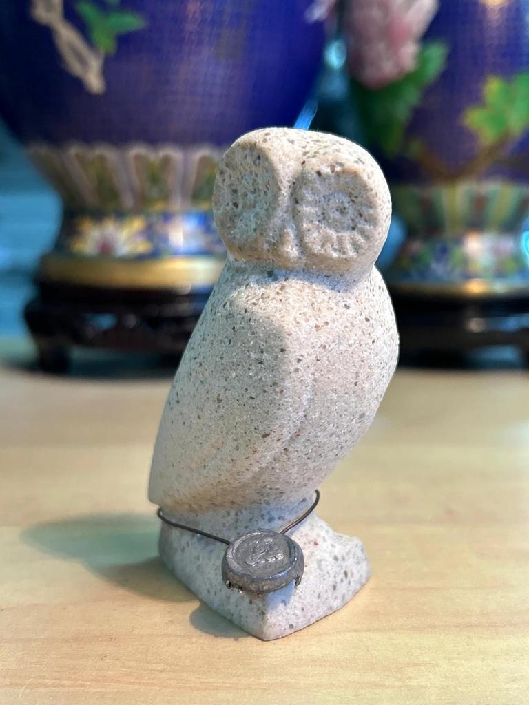 Statuette sculpté Chouette / Hibou en pierre avec sceau
