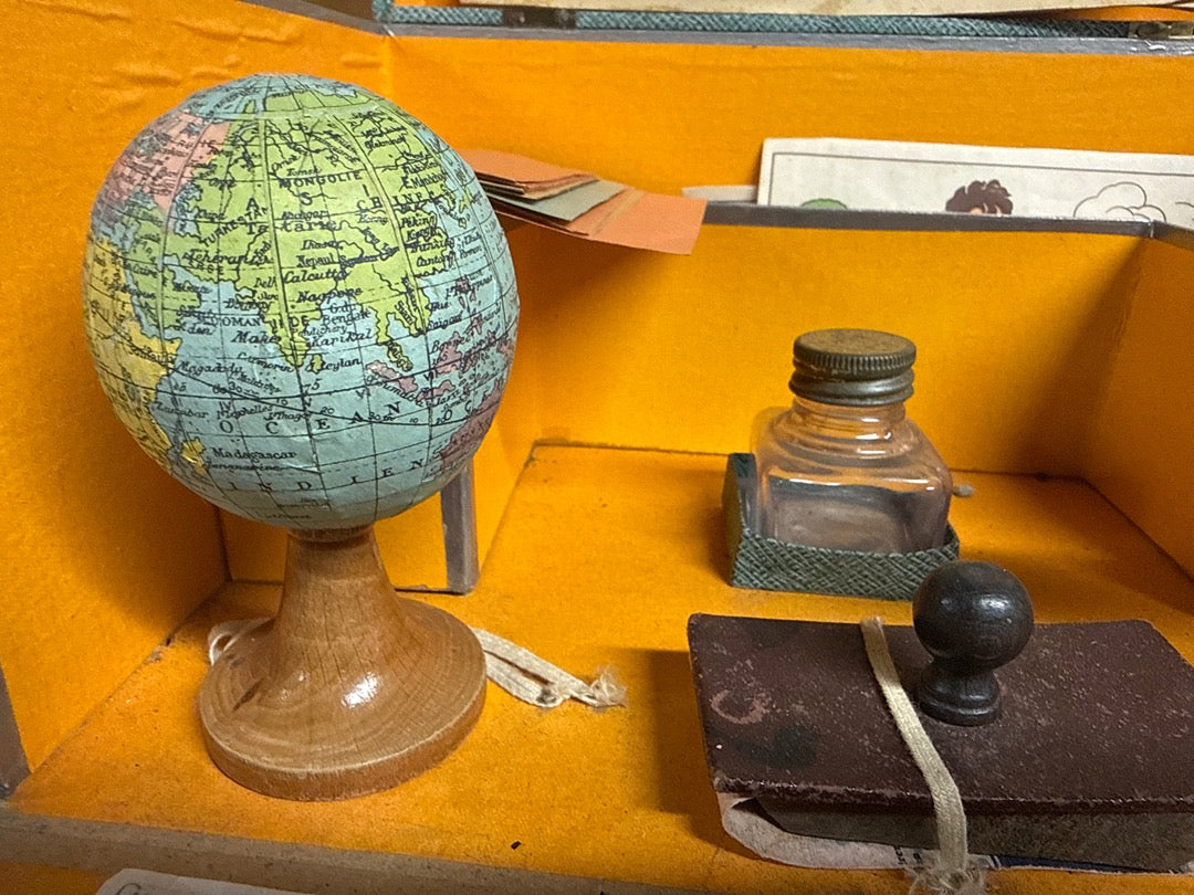 Coffret de bureau ancien – Miniature d'accessoires vintage