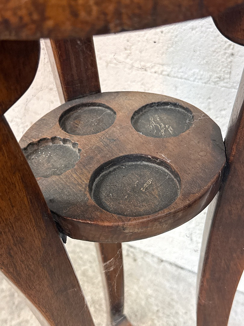 Ancienne sellette ou meuble de toilette tripode vintage en bois sculpté