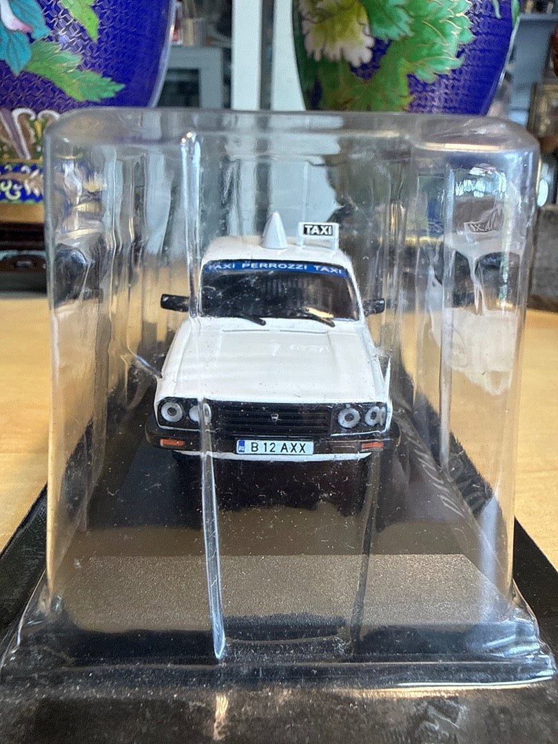 Dacia 1300 Taxi – Deagostini – Véhicules – Bucarest 1980