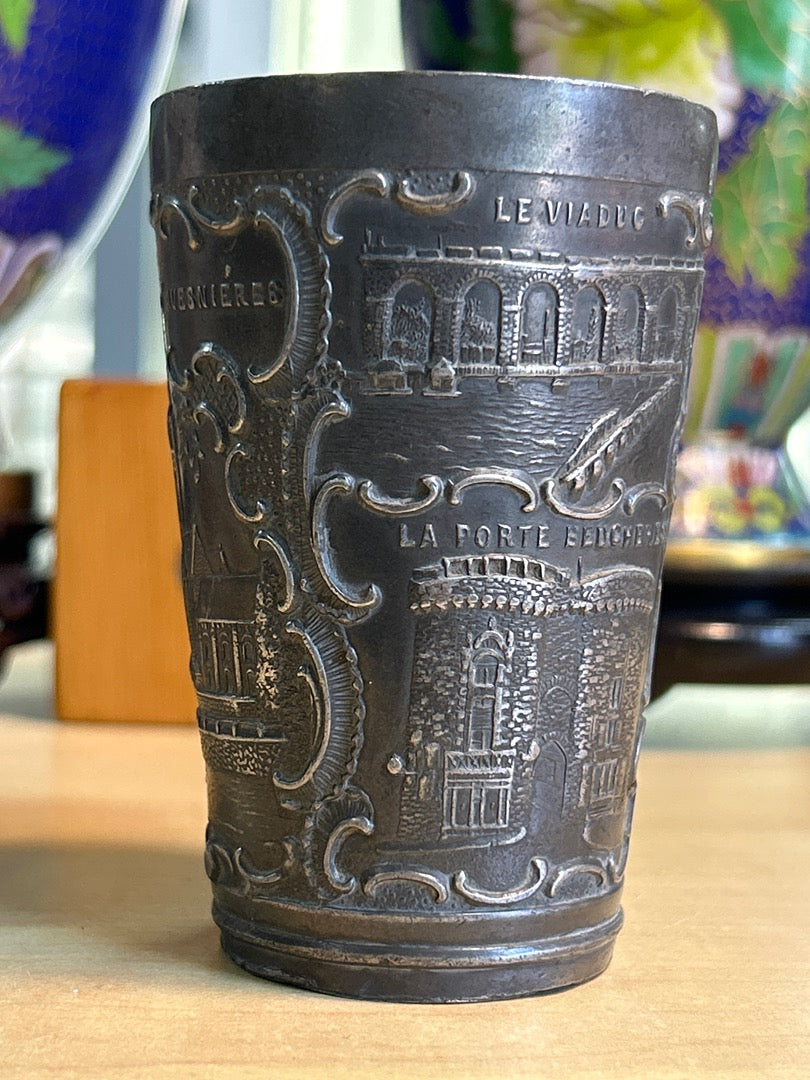 Timbale en étain – B.&k. – Objet de collection – Souvenir de Laval