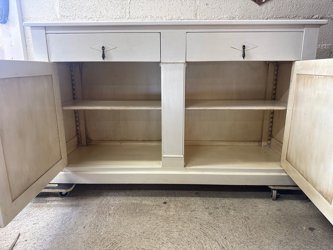 Buffet bas blanc vintage – Meuble de rangement