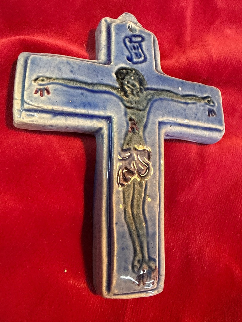 Croix murale – Abbaye du Bec – Décoration – Céramique bleue