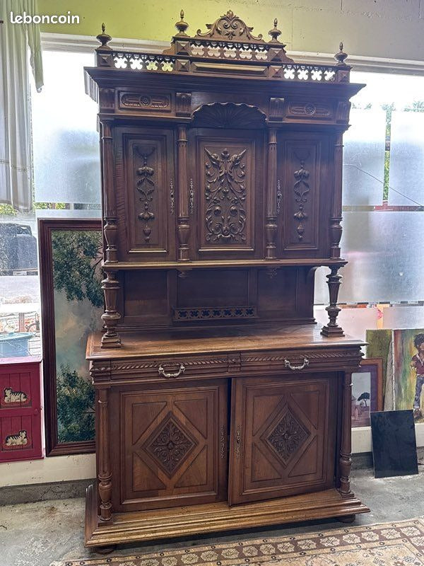 Buffet deux corps – Style Henri 2 – Ornement – Chêne sculpté
