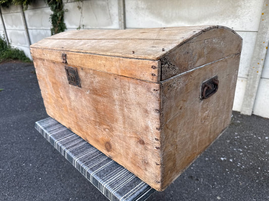Malle bombée en bois – Vintage – Boîtes de rangement – Coffre rustique ancien