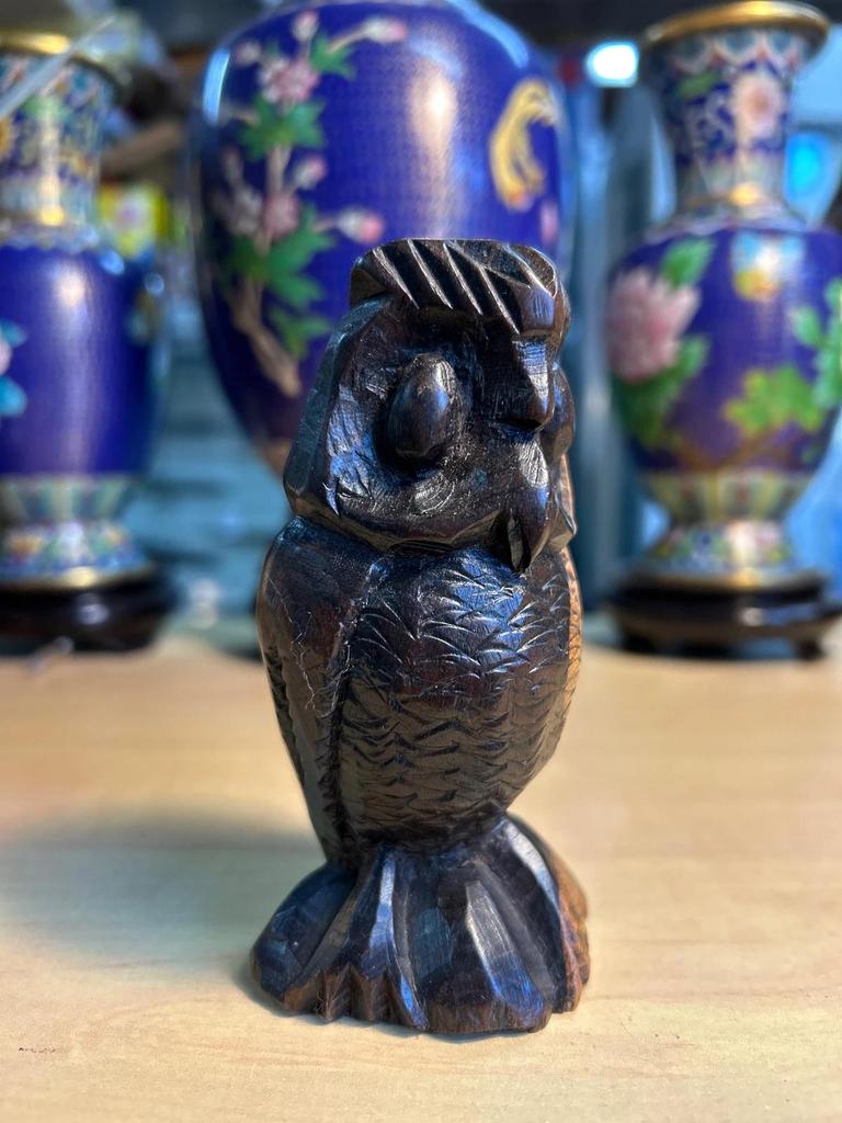 Statuette sculpté Chouette / Hibou en bois Foncé style forêt noire