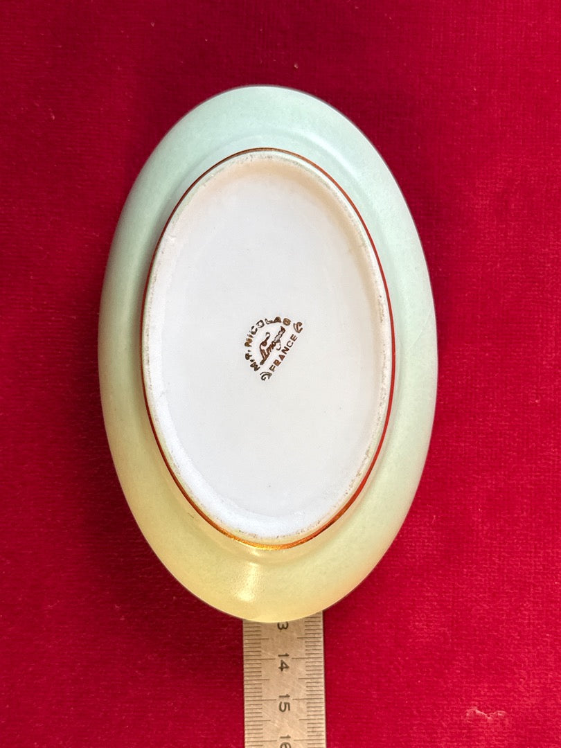 Boite Bonbonnière porcelaine M.f. Nicolas Limoges fleurs