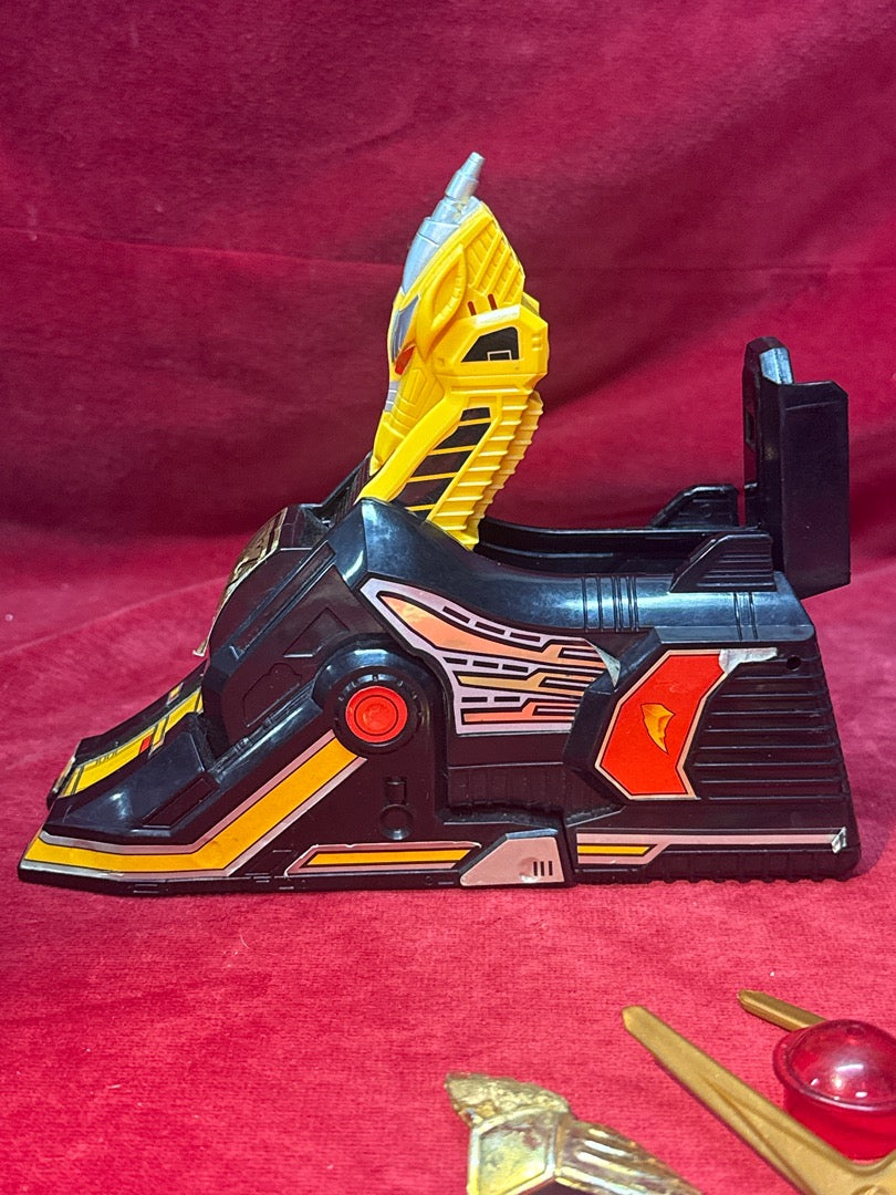 Lot power rangers vintage 1993 Pièces Thunderzord Assault Team Bandai