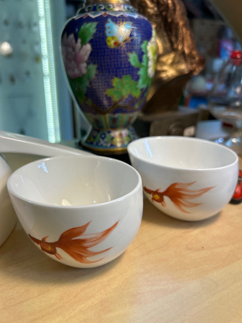 Théière Maycan et 2 tasses porcelaine poissons