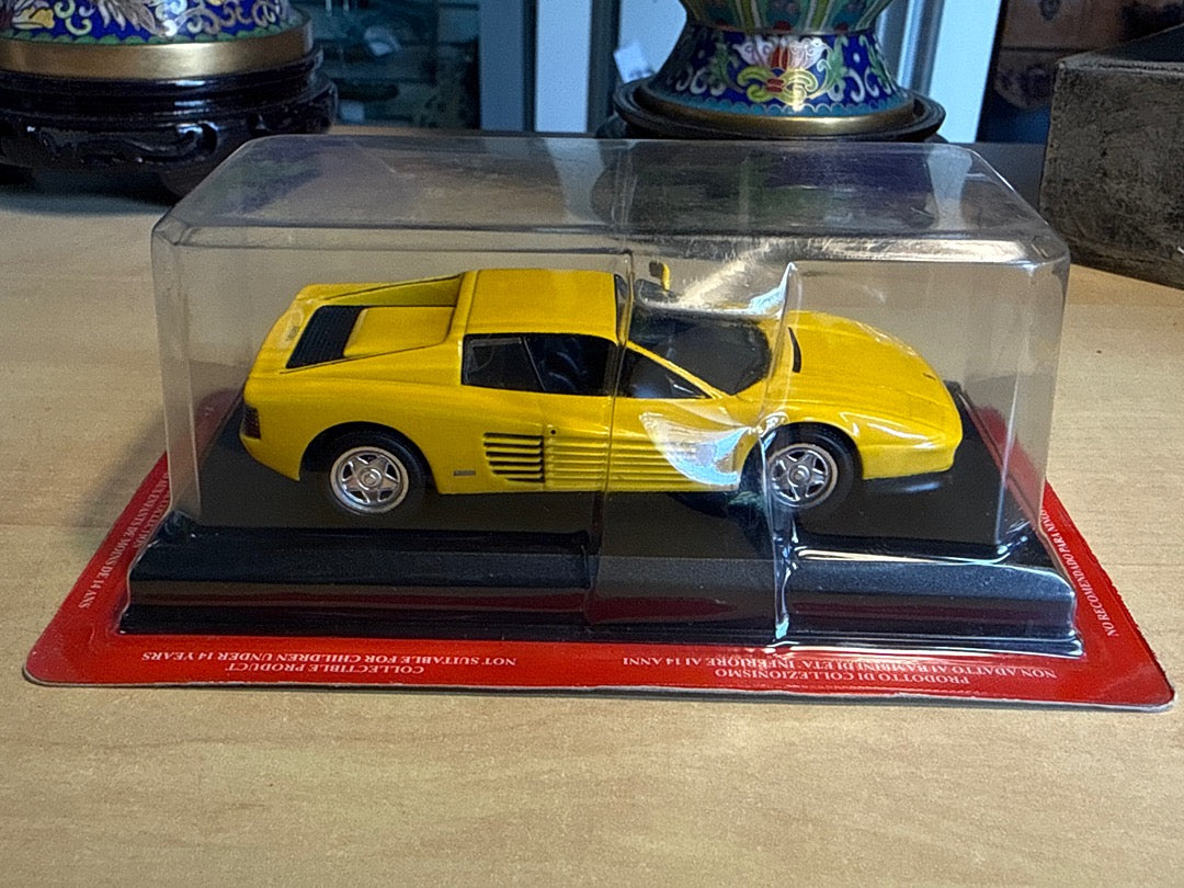 Voiture miniature – Ferrari Testarossa – Jouets – Jaune 1/43