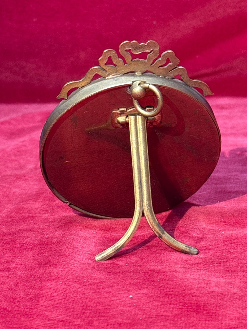 Petit cadre photo rond en laiton style Louis Xvi
