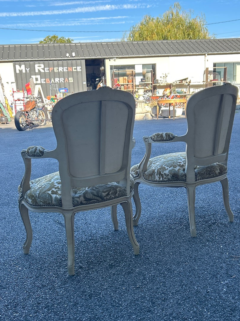 Paire de fauteuils de style Louis Xv