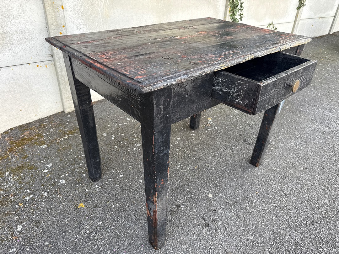 Table de ferme – Artisanale – Mobilier – Bois noir patiné