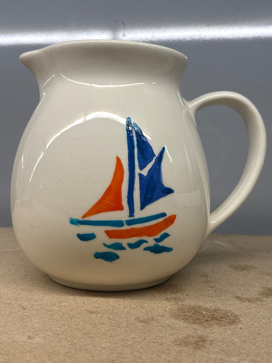 Pichet en céramique – Vaisselle – Motif bateau voile