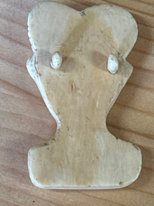 Pendentif buste – Artisanal – Bijoux – Os sculpté