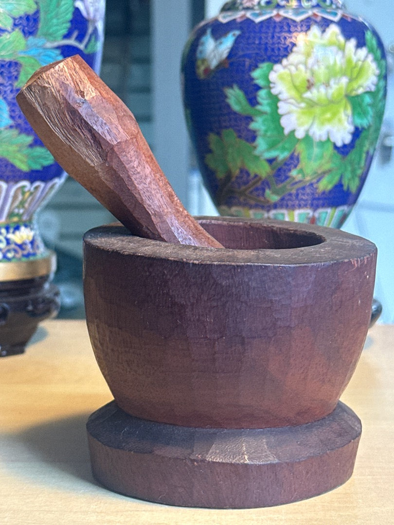 Mortier et pilon – En bois sculpté