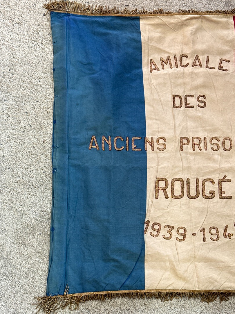 Ancien drapeau amicale des anciens prisonniers Rougé 1939-1945