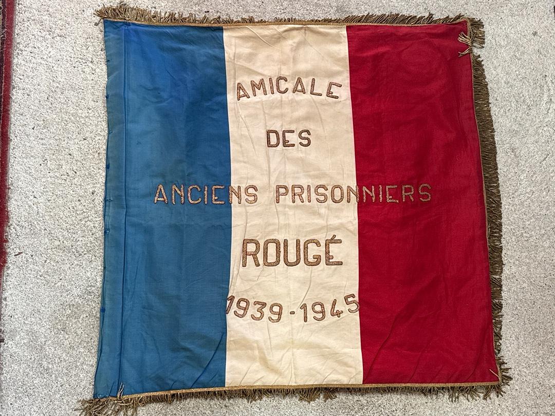 Ancien drapeau amicale des anciens prisonniers Rougé 1939-1945