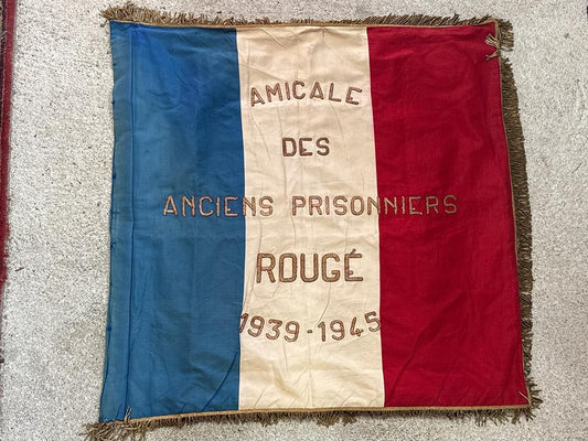 Ancien drapeau amicale des anciens prisonniers Rougé 1939-1945
