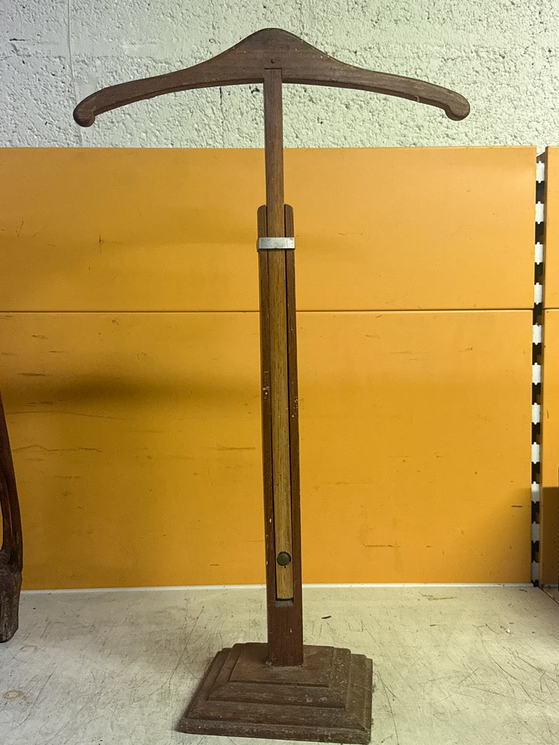 Portant de vitrine en bois