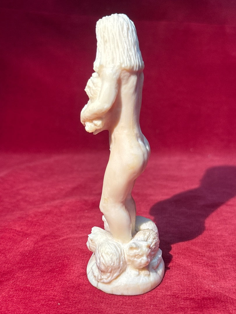 Statuette femme chats Lachat 2013 Brassens brave Magot