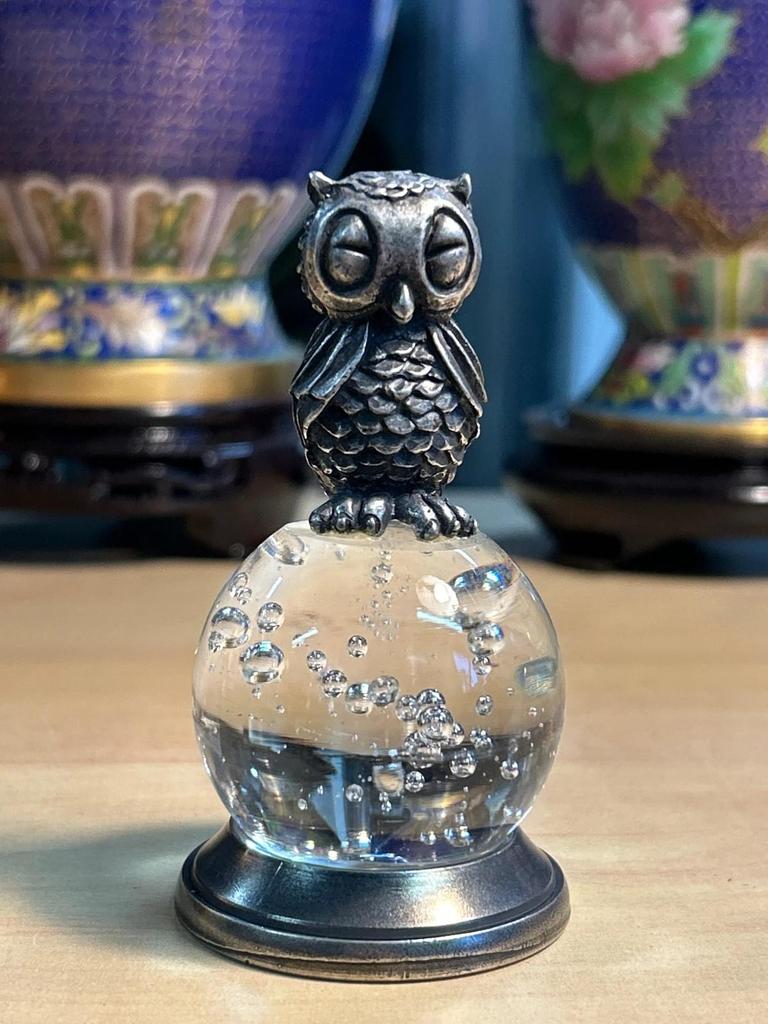 Statuette sculpté Chouette / Hibou étain et boule en verre