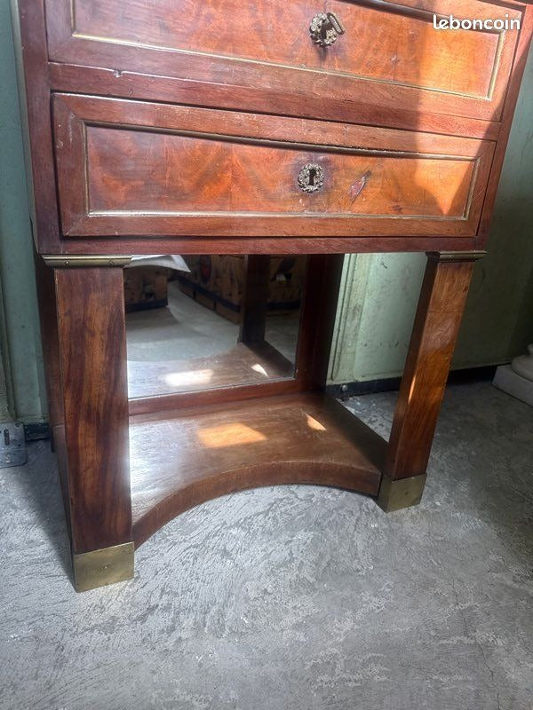 Table de chevet – Style Empire – Mobilier – Rangement marbre miroir