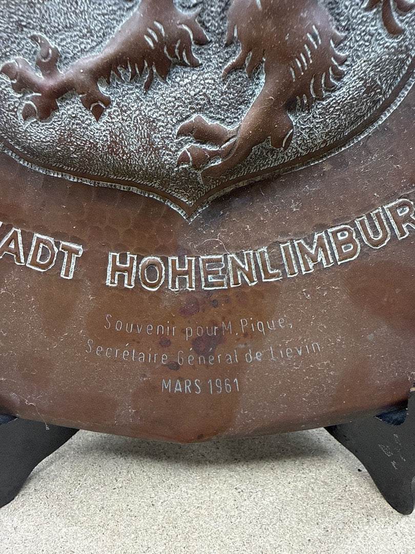 Assiette cuivre – Hohenlimburg – Ornement – Lion héraldique