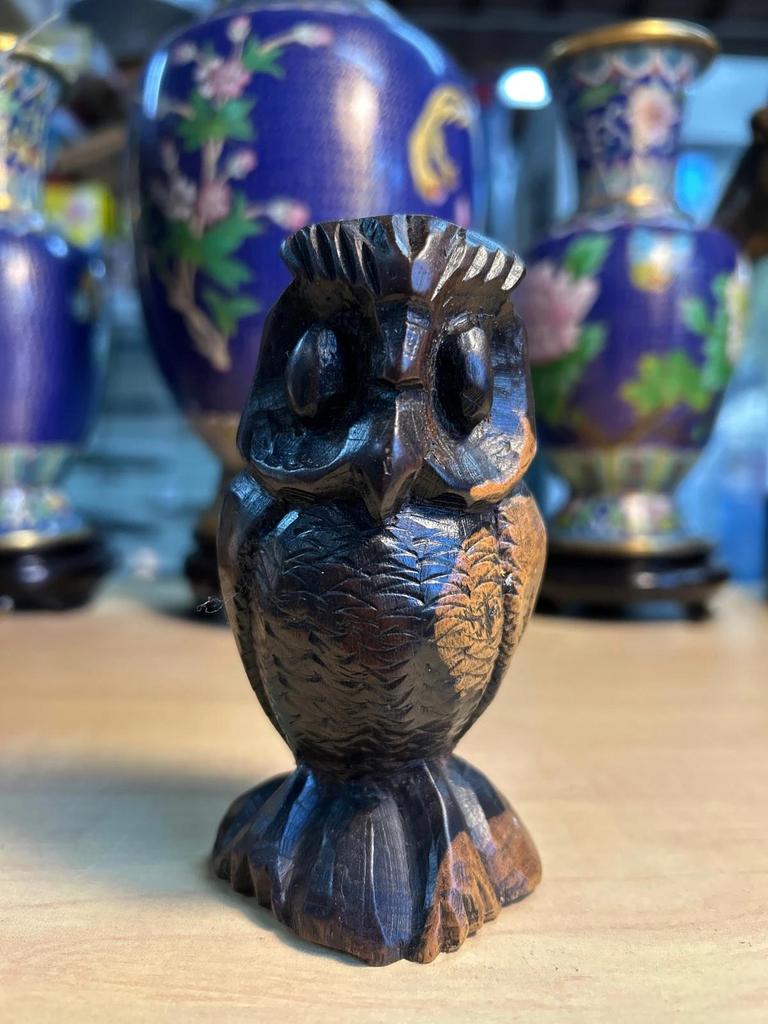 Statuette sculpté Chouette / Hibou en bois Foncé style forêt noire